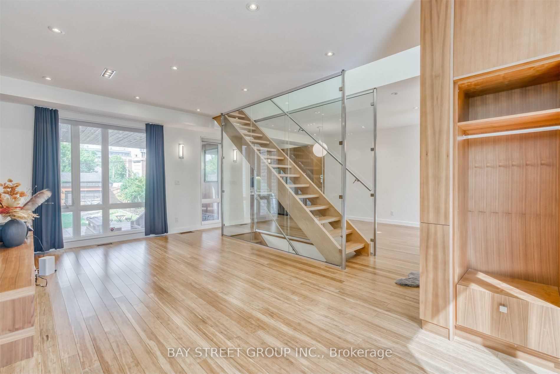 Photo 10 of 296 Borden Street, Toronto, University — HOMEH