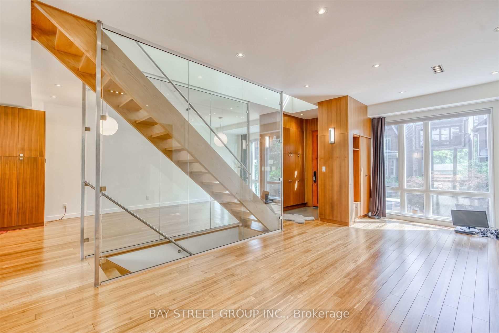 Photo 11 of 296 Borden Street, Toronto, University — HOMEH