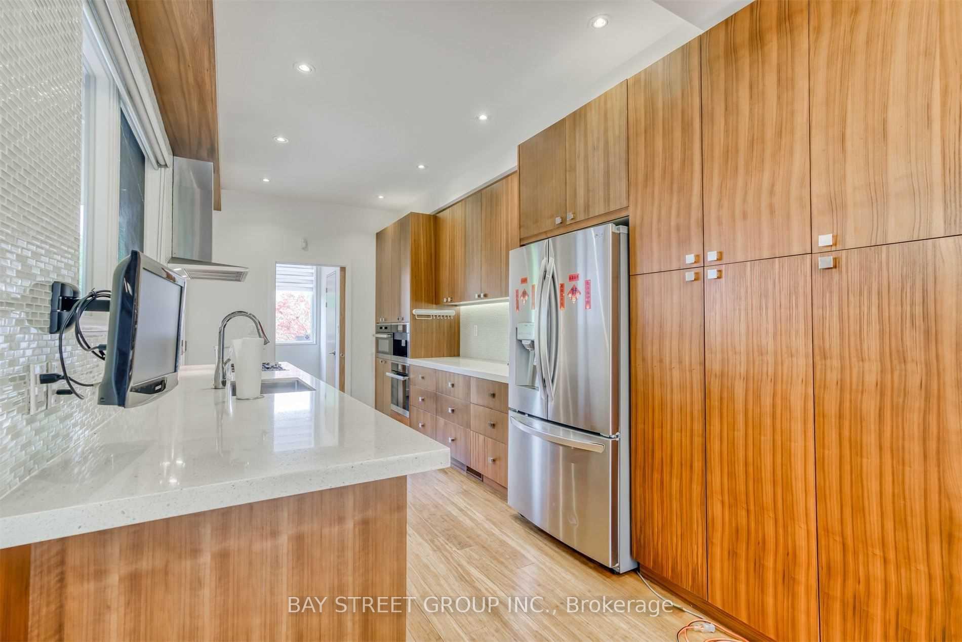Photo 12 of 296 Borden Street, Toronto, University — HOMEH