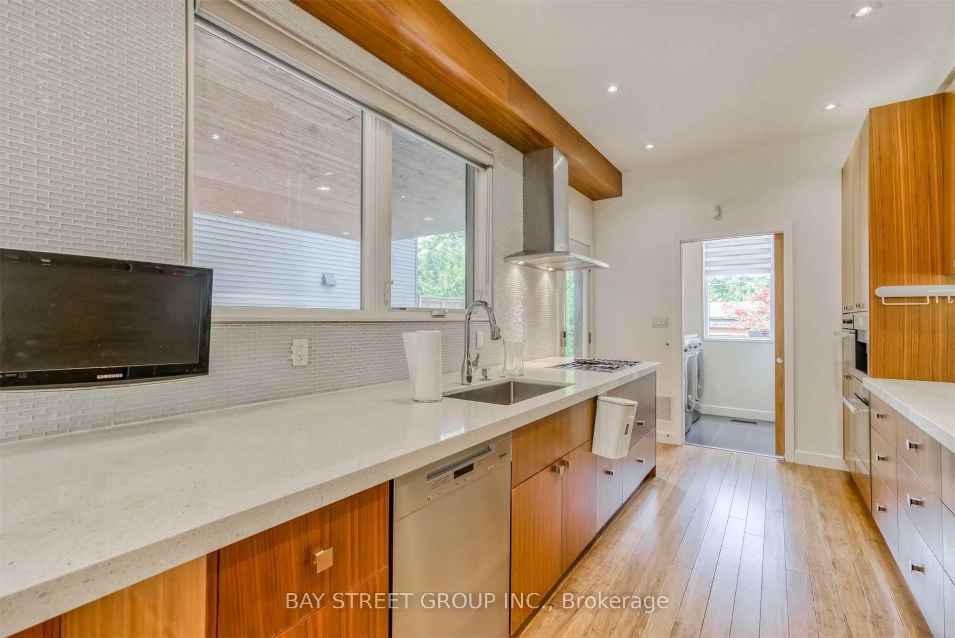 Photo 13 of 296 Borden Street, Toronto, University — HOMEH
