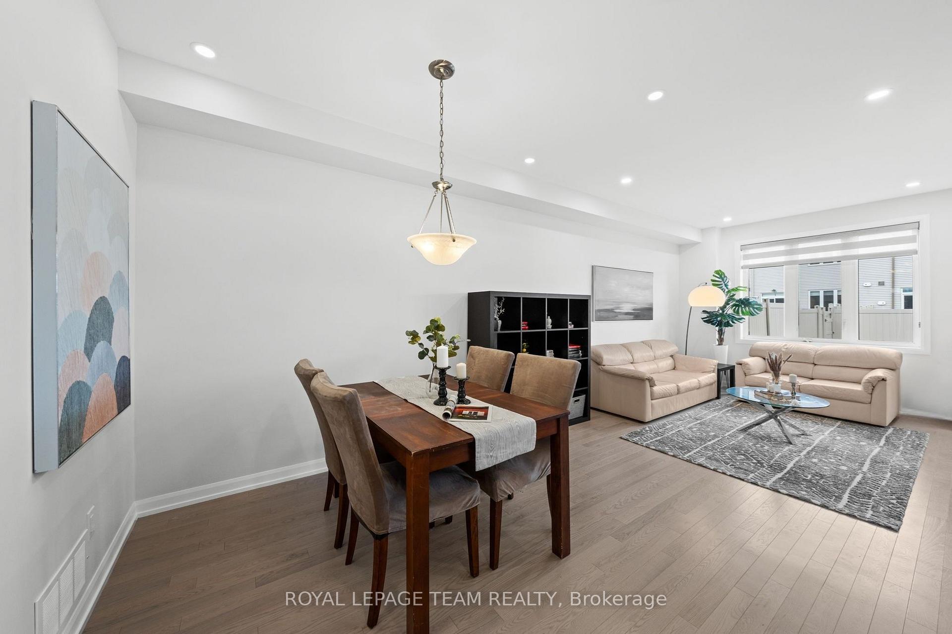 Photo 8 of 45 Finglas Court, Ottawa, Barrhaven - Half Moon Bay — HOMEH