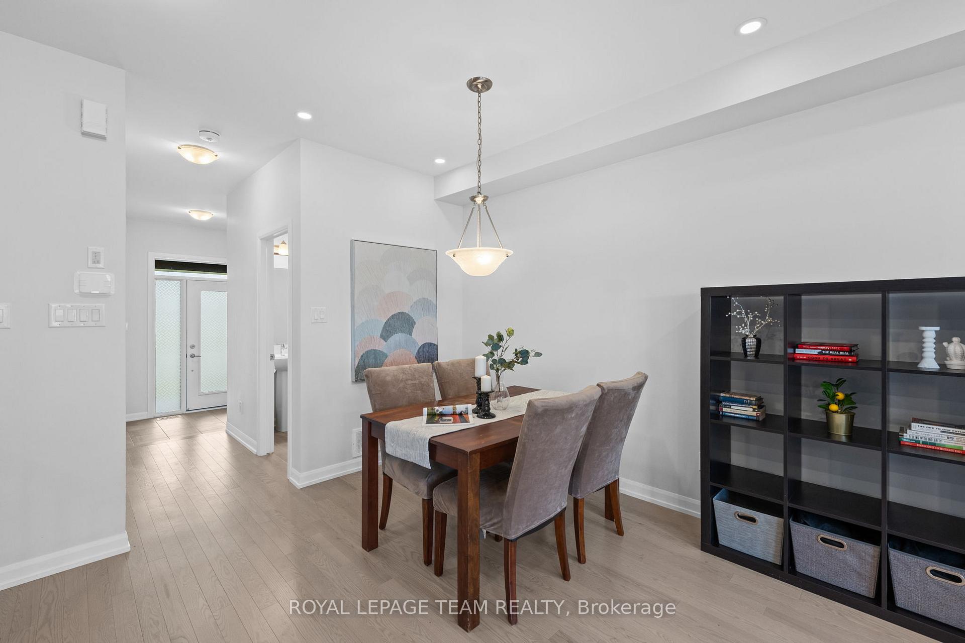 Photo 9 of 45 Finglas Court, Ottawa, Barrhaven - Half Moon Bay — HOMEH