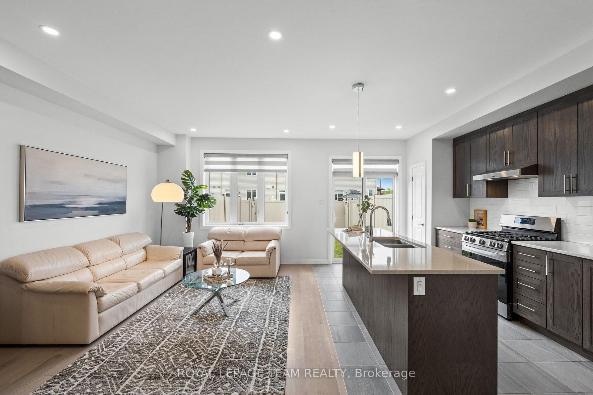 Photo 10 of 45 Finglas Court, Ottawa, Barrhaven - Half Moon Bay — HOMEH