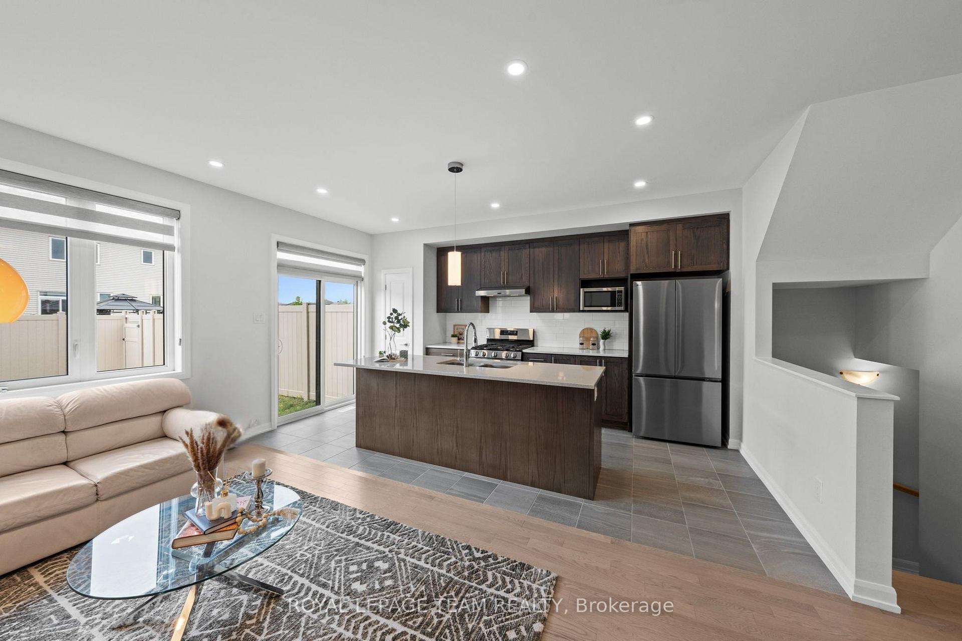 Photo 12 of 45 Finglas Court, Ottawa, Barrhaven - Half Moon Bay — HOMEH
