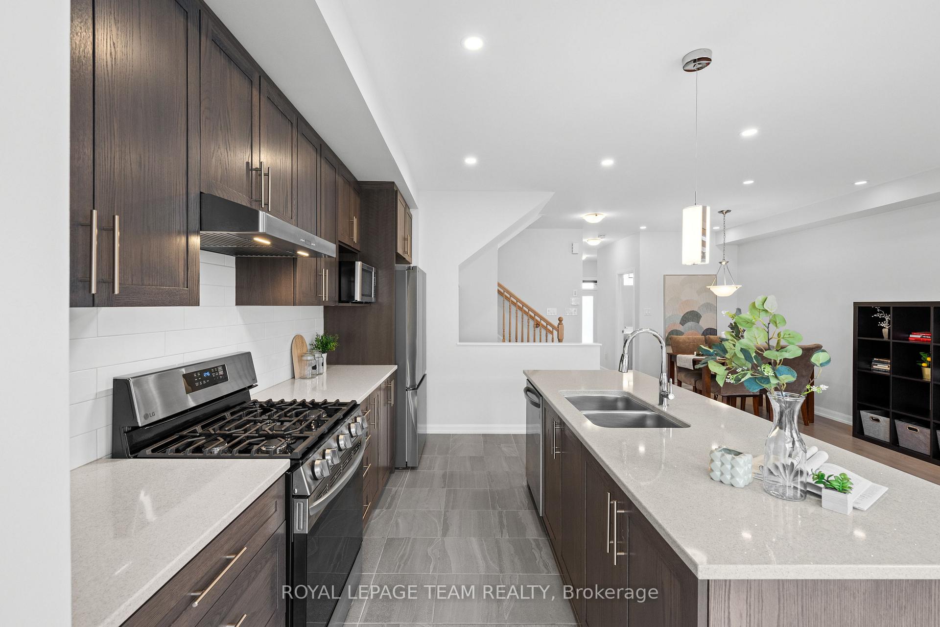 Photo 14 of 45 Finglas Court, Ottawa, Barrhaven - Half Moon Bay — HOMEH
