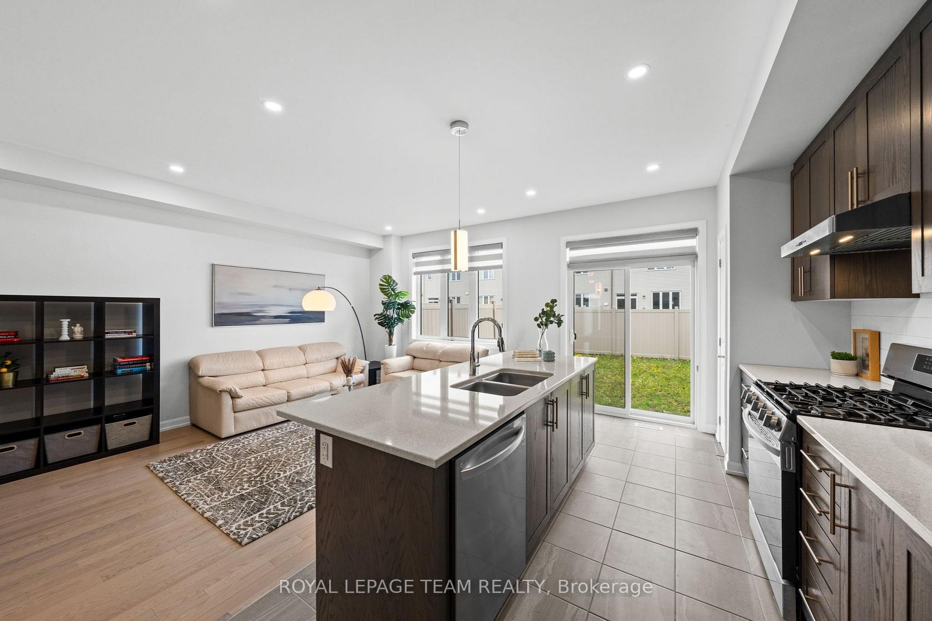 Photo 16 of 45 Finglas Court, Ottawa, Barrhaven - Half Moon Bay — HOMEH