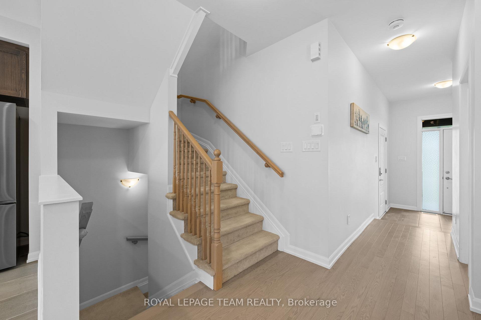 Photo 17 of 45 Finglas Court, Ottawa, Barrhaven - Half Moon Bay — HOMEH