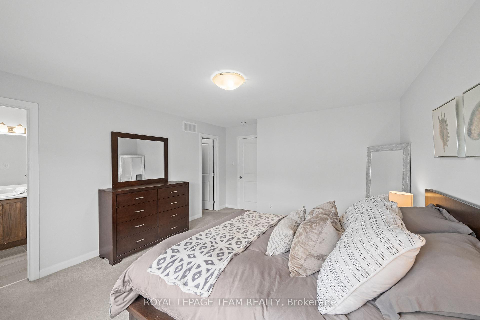 Photo 24 of 45 Finglas Court, Ottawa, Barrhaven - Half Moon Bay — HOMEH