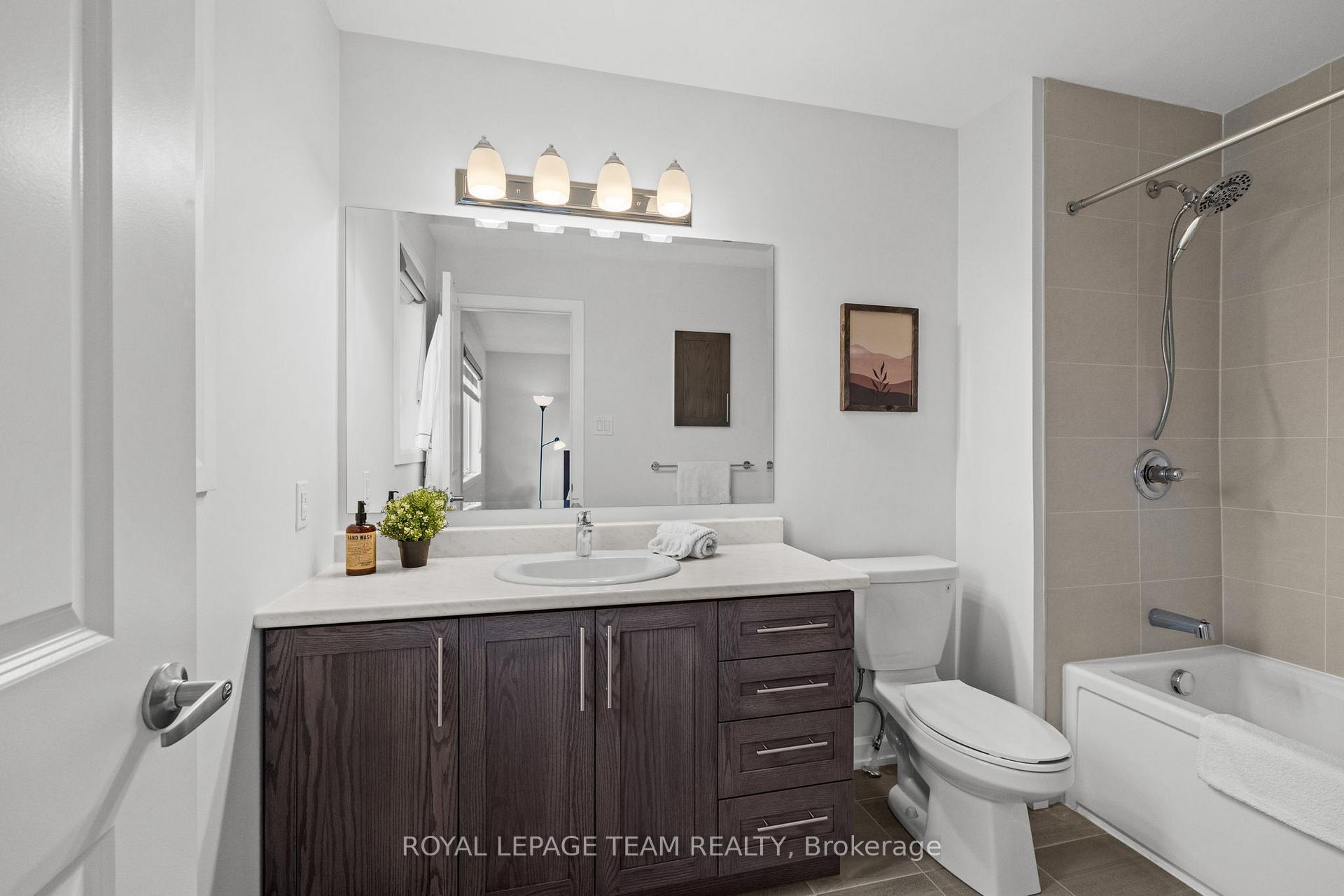 Photo 25 of 45 Finglas Court, Ottawa, Barrhaven - Half Moon Bay — HOMEH