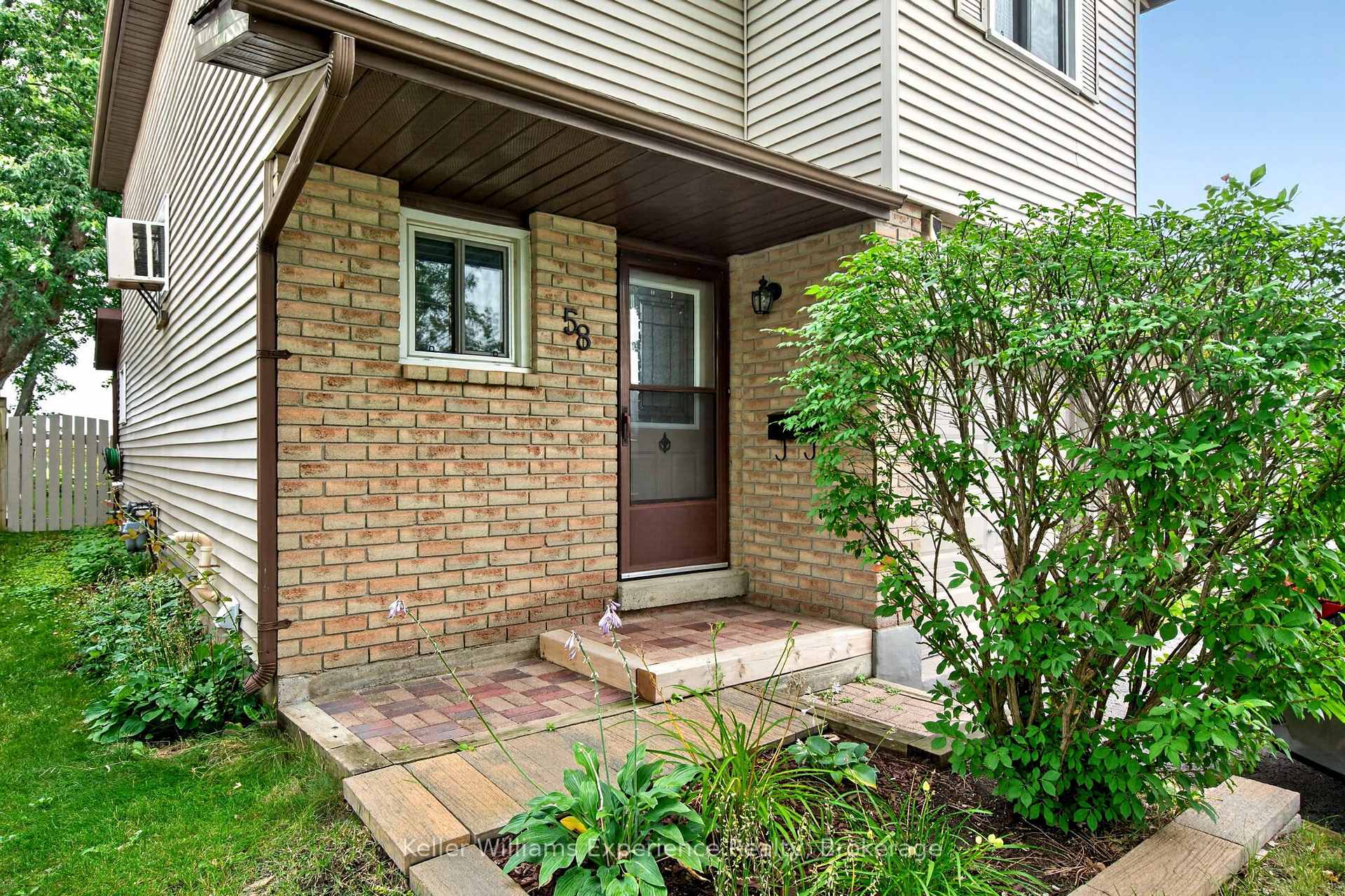 Photo 3 of 58 Maitland Drive, Barrie, Grove East — HOMEH