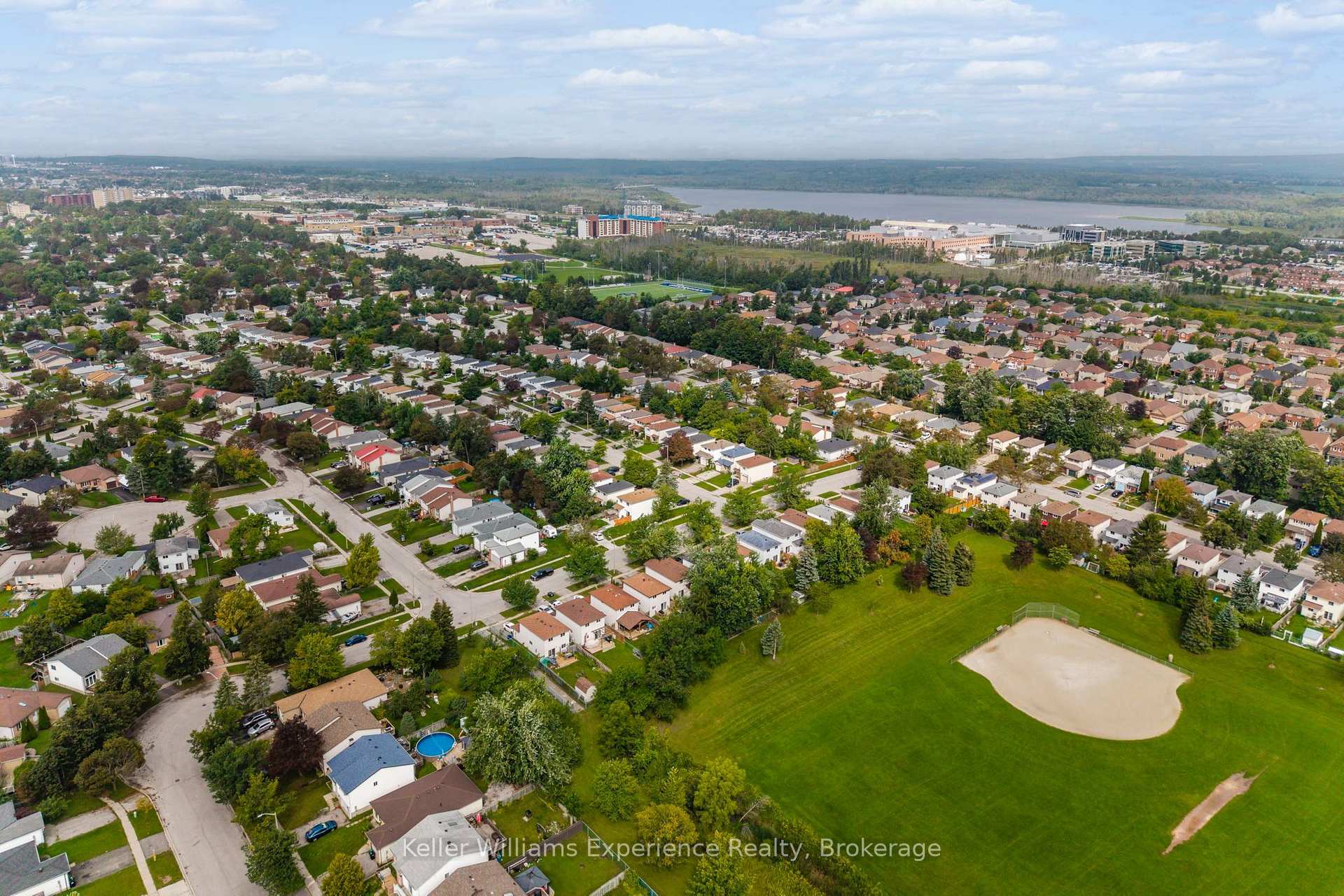 Photo 41 of 58 Maitland Drive, Barrie, Grove East — HOMEH