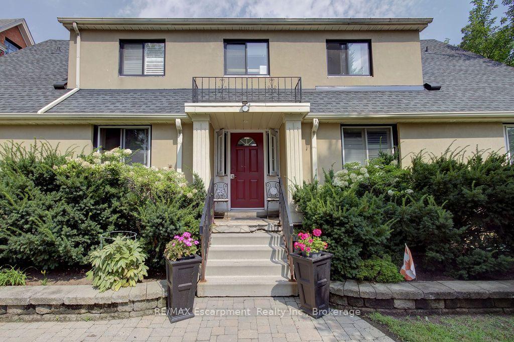 Photo 2 of Unit 4, 425 Burlington Avenue, Burlington, Brant — HOMEH