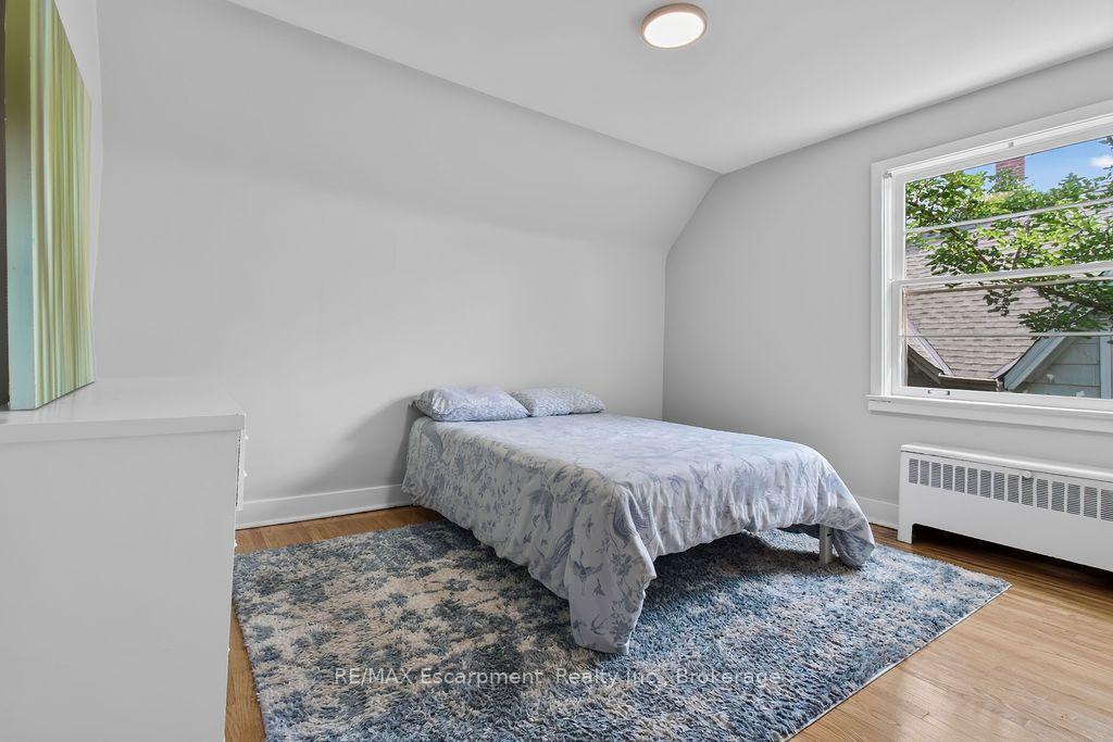 Photo 7 of Unit 4, 425 Burlington Avenue, Burlington, Brant — HOMEH