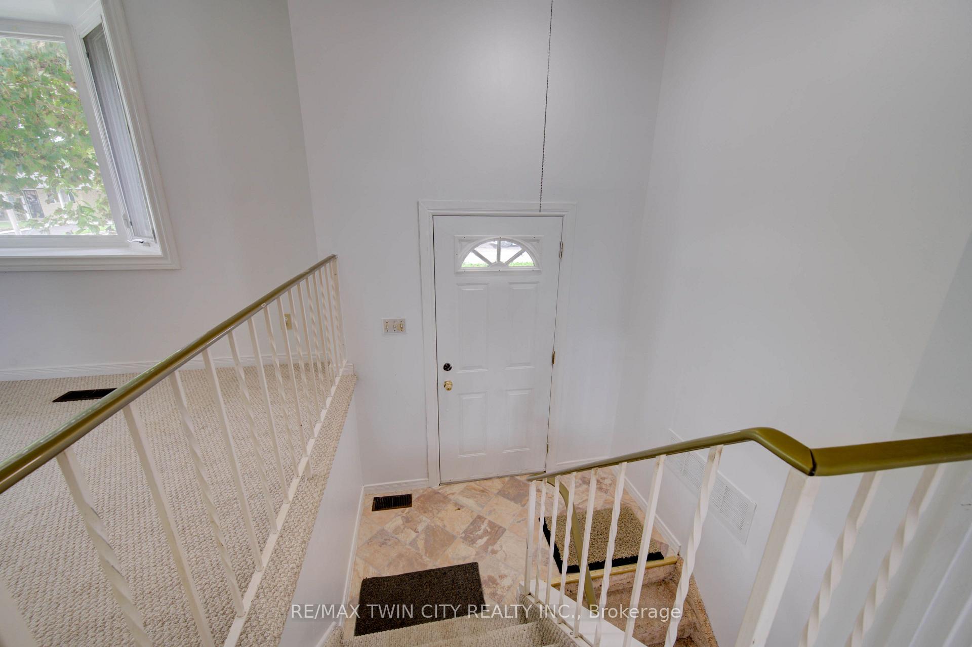 Photo 5 of 602 Highpoint Avenue, Waterloo, Lakeshore Village — HOMEH