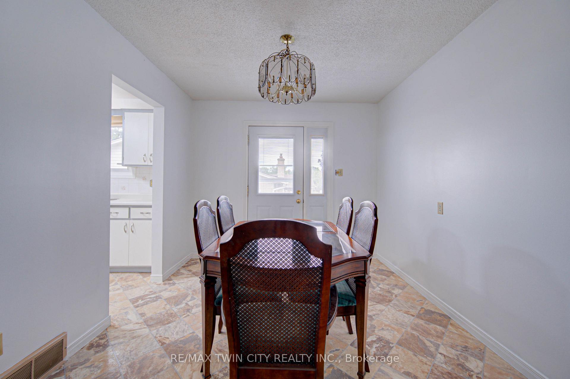 Photo 9 of 602 Highpoint Avenue, Waterloo, Lakeshore Village — HOMEH