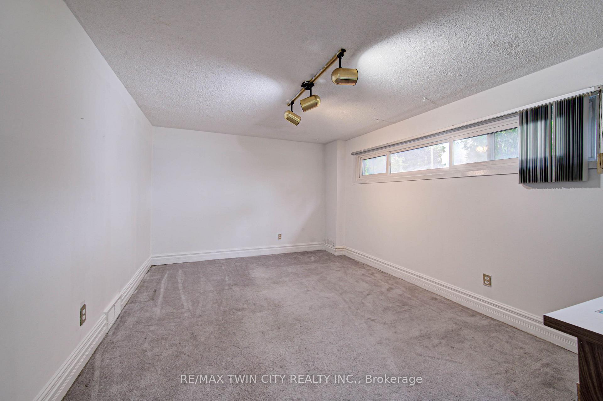 Photo 18 of 602 Highpoint Avenue, Waterloo, Lakeshore Village — HOMEH