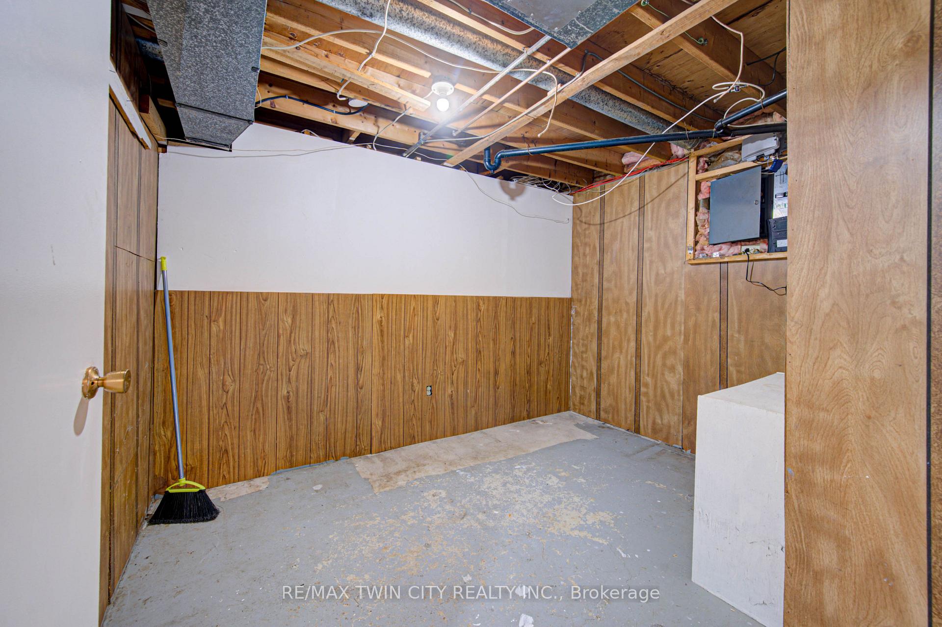Photo 23 of 602 Highpoint Avenue, Waterloo, Lakeshore Village — HOMEH