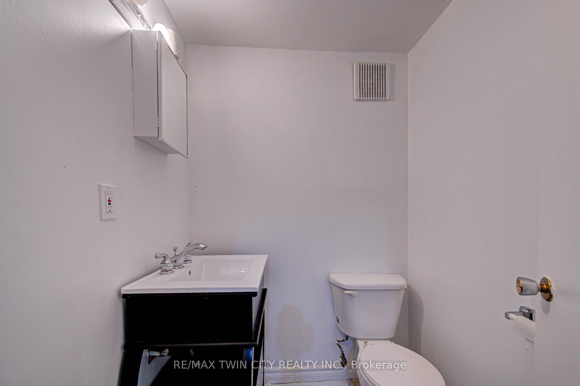 Photo 24 of 602 Highpoint Avenue, Waterloo, Lakeshore Village — HOMEH