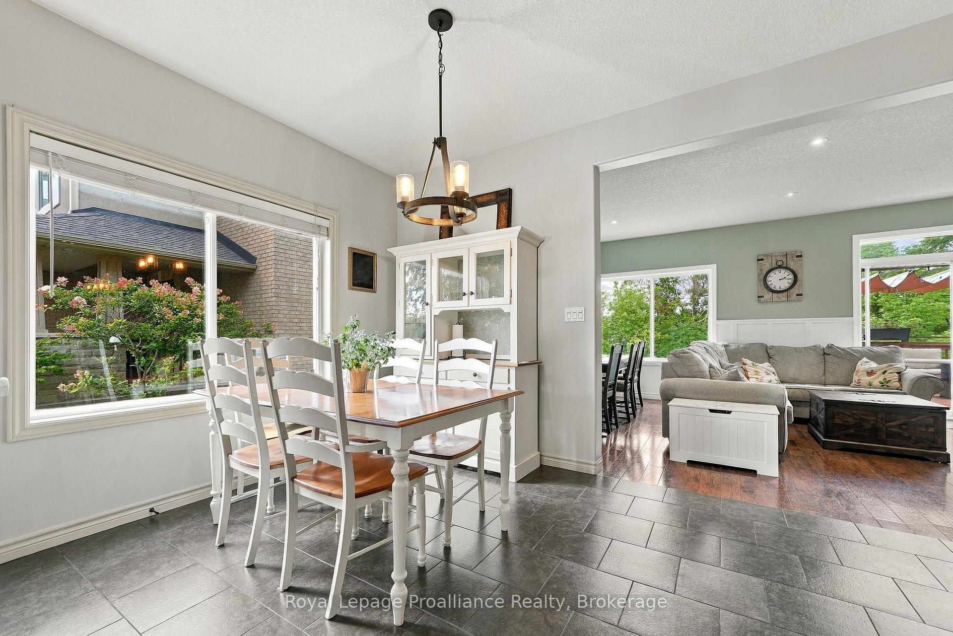 Photo 11 of 273 Avondale Road, Belleville, Belleville Ward — HOMEH