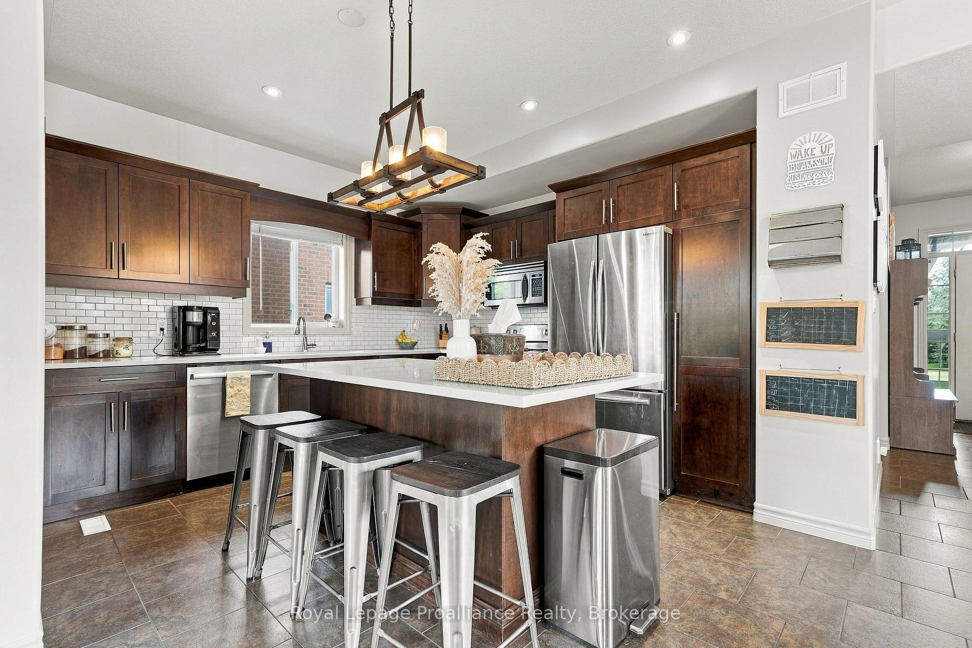Photo 12 of 273 Avondale Road, Belleville, Belleville Ward — HOMEH