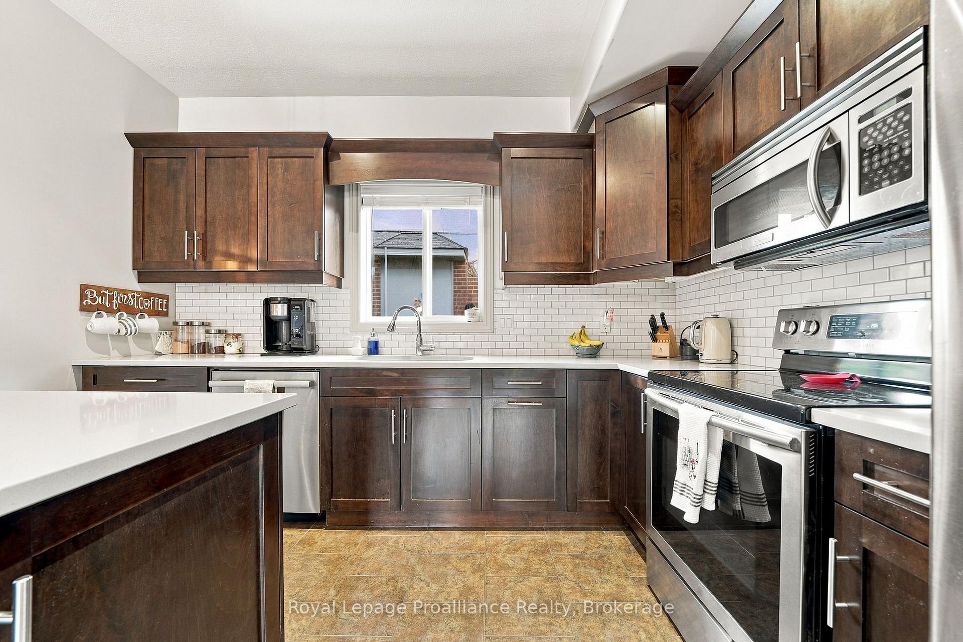 Photo 13 of 273 Avondale Road, Belleville, Belleville Ward — HOMEH
