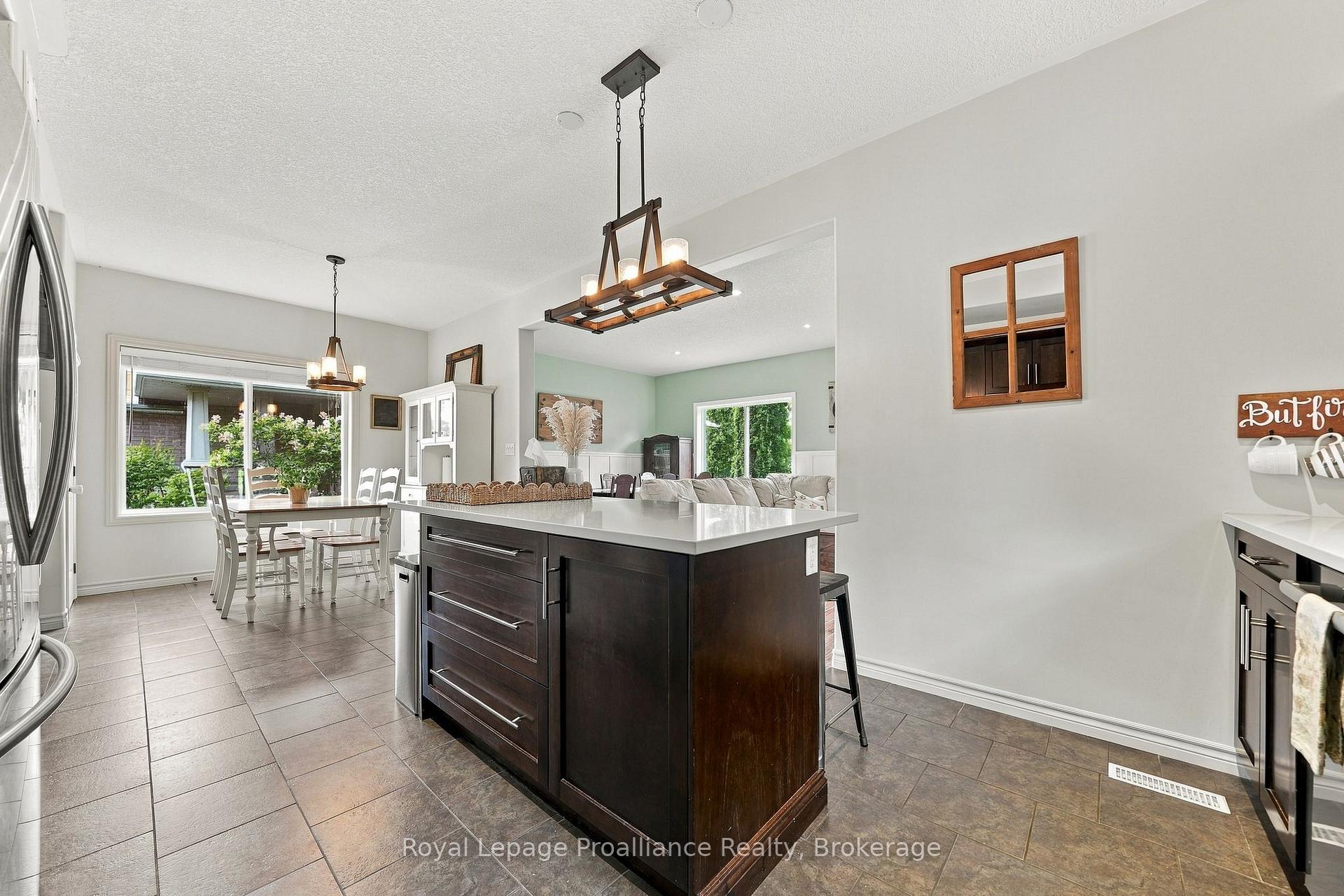 Photo 15 of 273 Avondale Road, Belleville, Belleville Ward — HOMEH