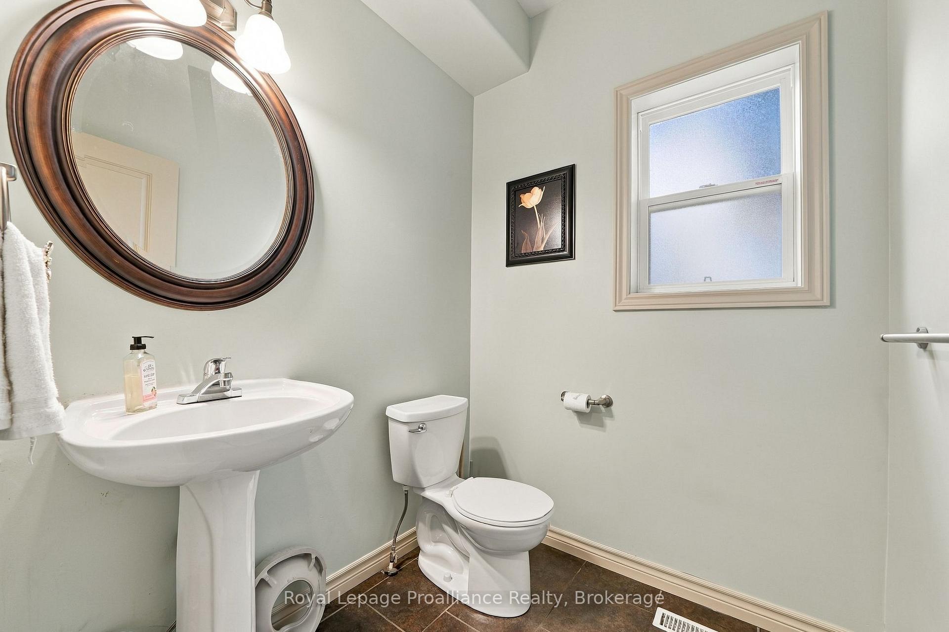 Photo 21 of 273 Avondale Road, Belleville, Belleville Ward — HOMEH