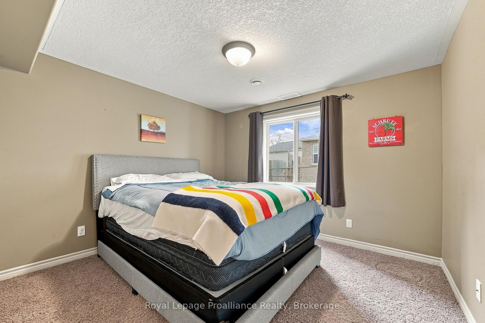 Photo 32 of 273 Avondale Road, Belleville, Belleville Ward — HOMEH