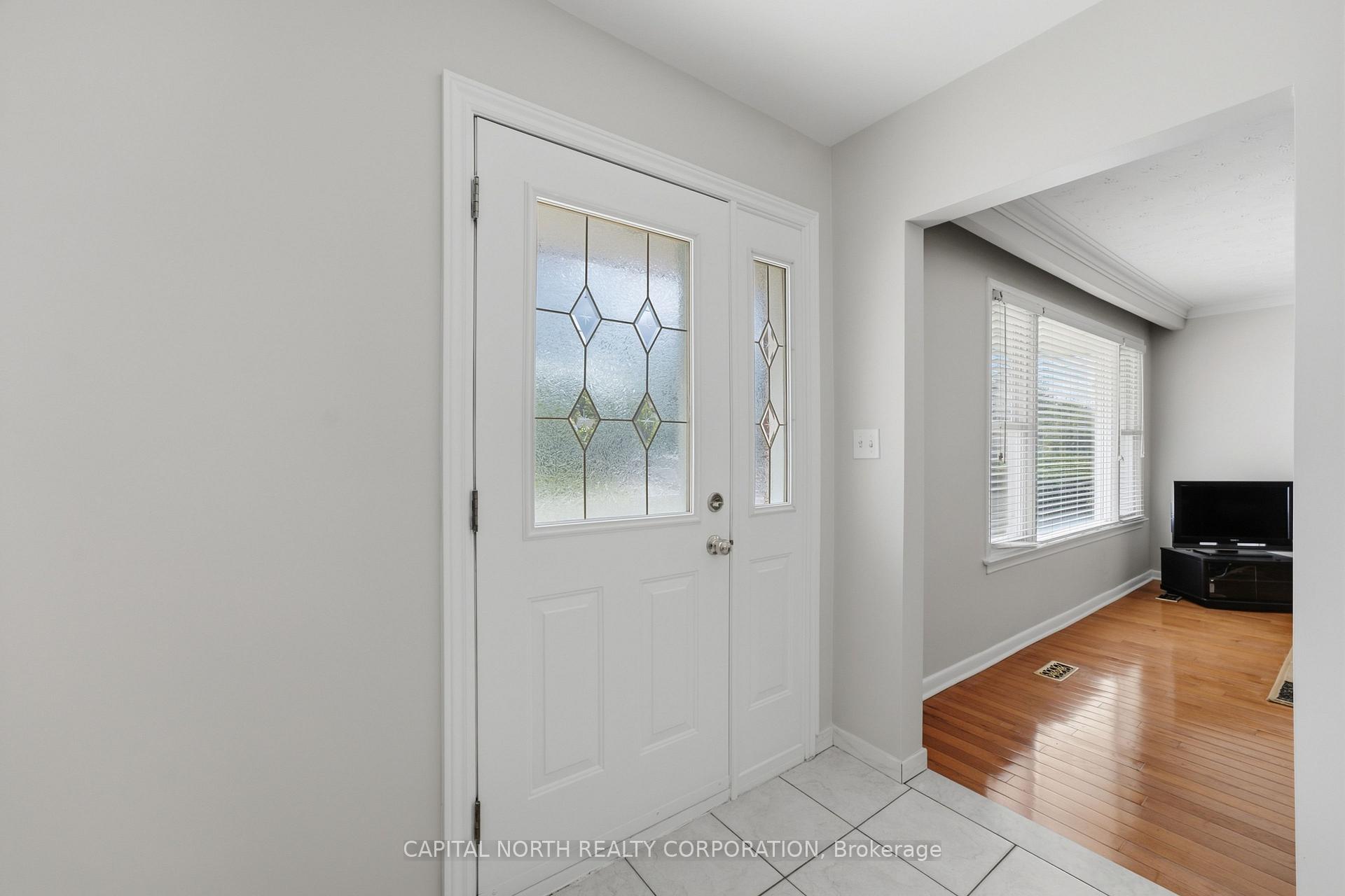 Photo 3 of 152 Katherine Road, North York, Downsview-Roding-CFB — HOMEH
