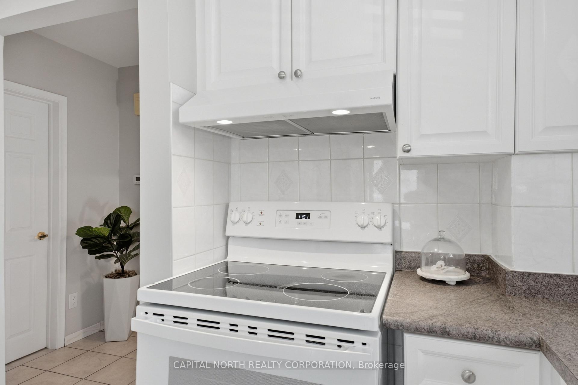 Photo 13 of 152 Katherine Road, North York, Downsview-Roding-CFB — HOMEH