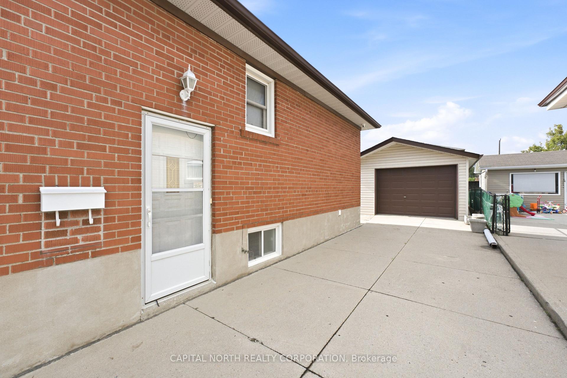 Photo 42 of 152 Katherine Road, North York, Downsview-Roding-CFB — HOMEH
