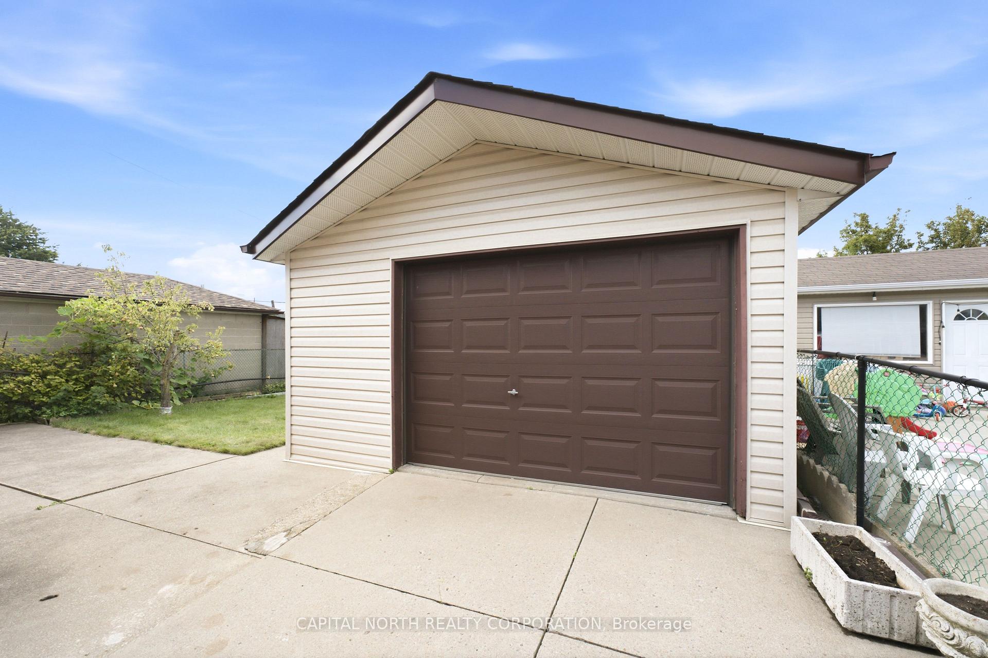 Photo 43 of 152 Katherine Road, North York, Downsview-Roding-CFB — HOMEH