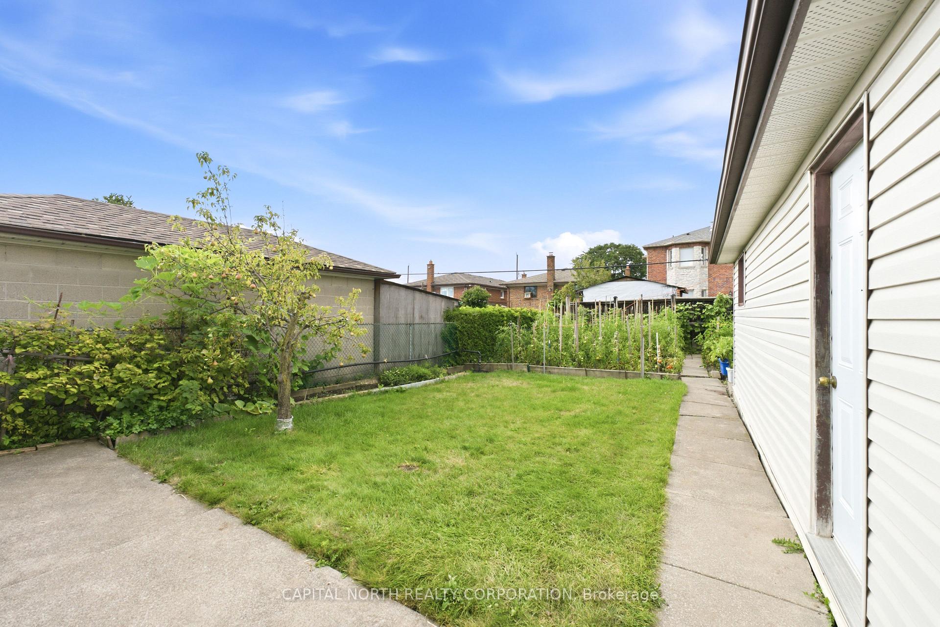 Photo 44 of 152 Katherine Road, North York, Downsview-Roding-CFB — HOMEH