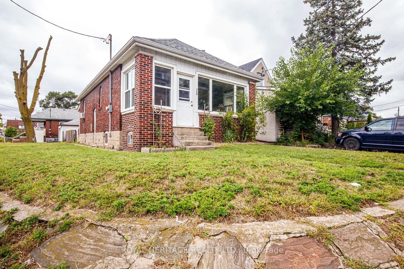 Photo of 758 Jane Street