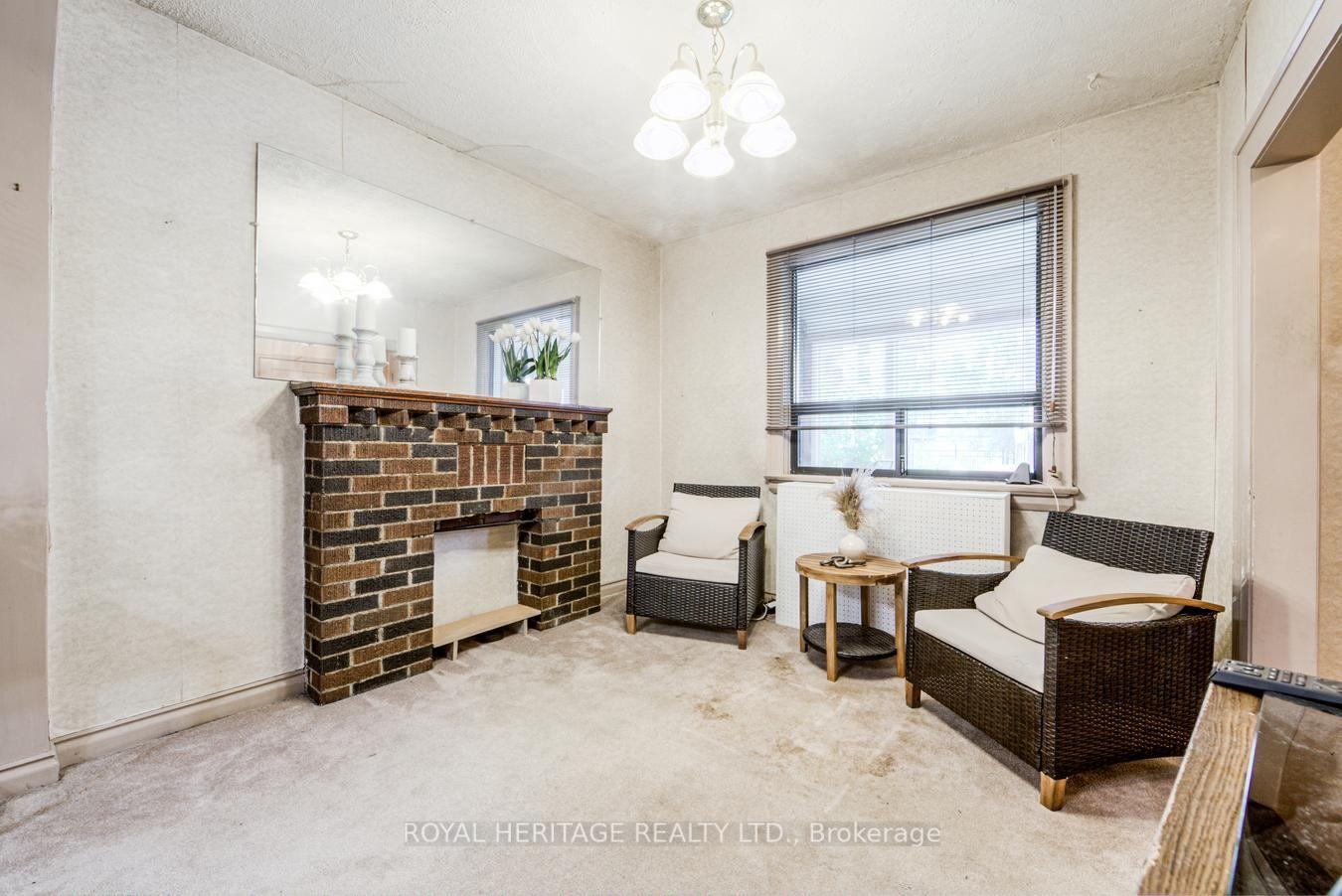Photo 5 of 758 Jane Street, Toronto, Rockcliffe-Smythe — HOMEH