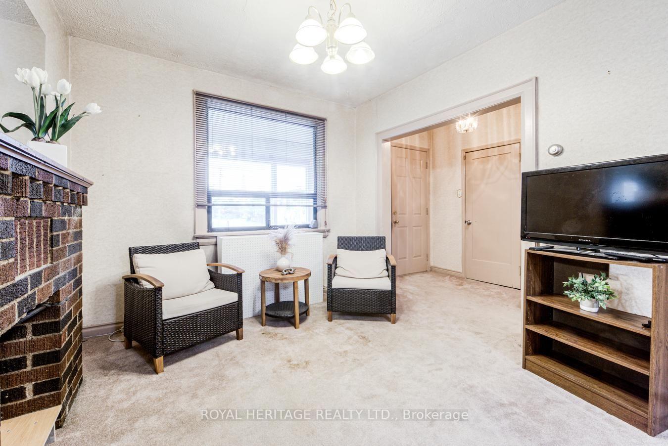 Photo 6 of 758 Jane Street, Toronto, Rockcliffe-Smythe — HOMEH