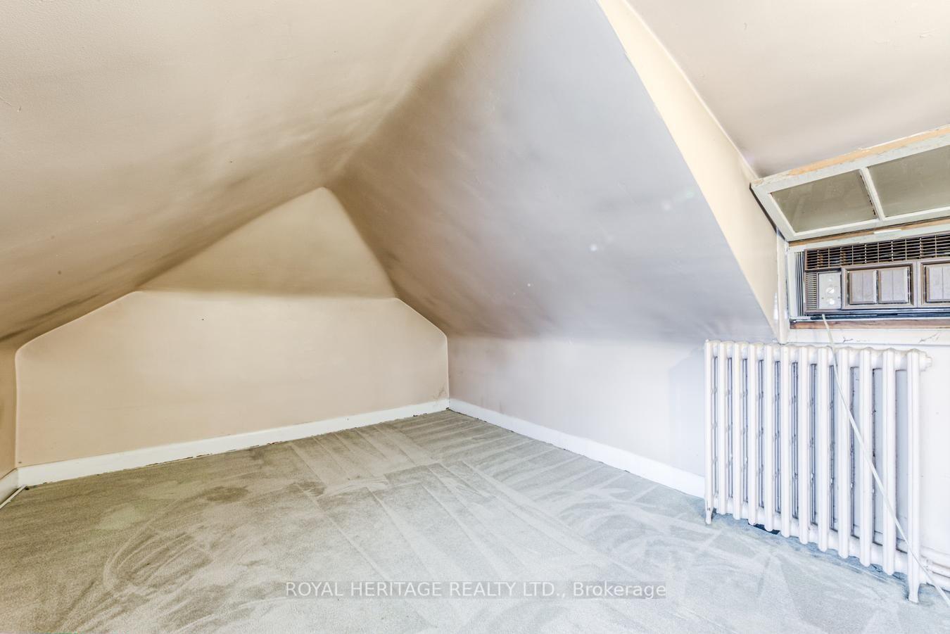 Photo 18 of 758 Jane Street, Toronto, Rockcliffe-Smythe — HOMEH