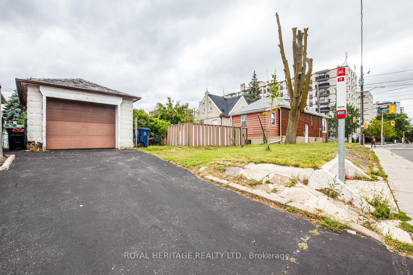 Photo 30 of 758 Jane Street, Toronto, Rockcliffe-Smythe — HOMEH