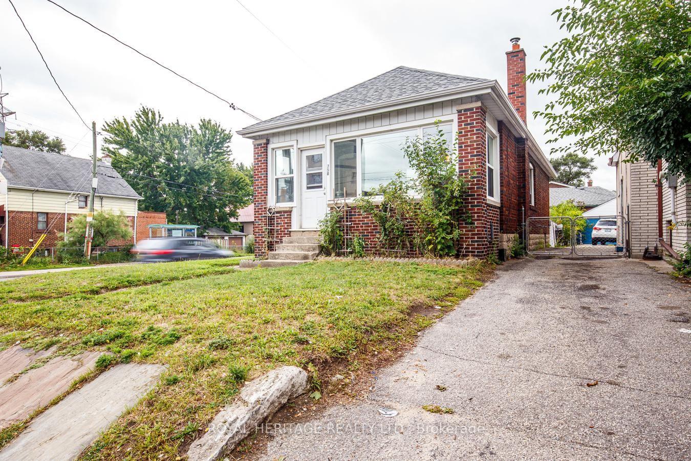 Photo 31 of 758 Jane Street, Toronto, Rockcliffe-Smythe — HOMEH