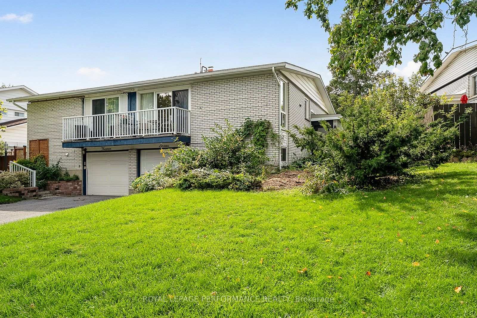 Photo 2 of 16 Woodmount Crescent, Ottawa, Borden Farm/Stewart Farm/Carleton Heights/Parkwood Hills — HOMEH