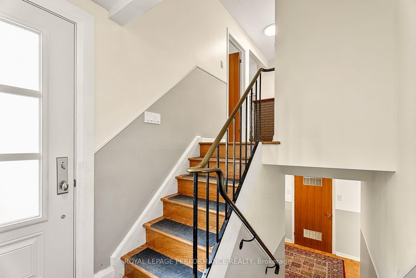 Photo 7 of 16 Woodmount Crescent, Ottawa, Borden Farm/Stewart Farm/Carleton Heights/Parkwood Hills — HOMEH
