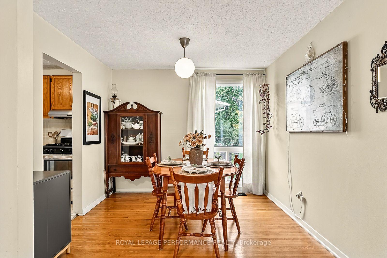Photo 15 of 16 Woodmount Crescent, Ottawa, Borden Farm/Stewart Farm/Carleton Heights/Parkwood Hills — HOMEH