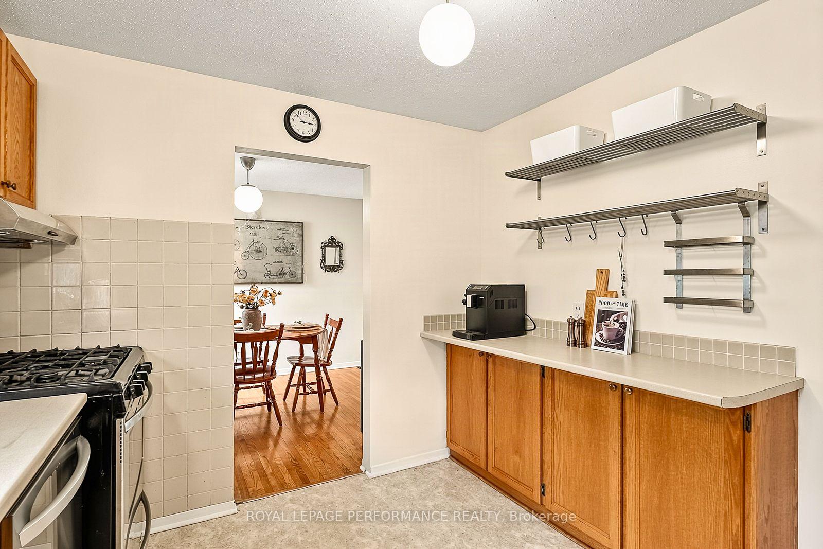 Photo 18 of 16 Woodmount Crescent, Ottawa, Borden Farm/Stewart Farm/Carleton Heights/Parkwood Hills — HOMEH