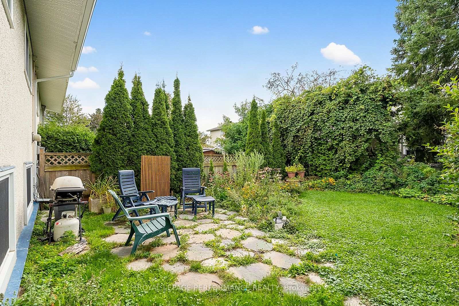 Photo 37 of 16 Woodmount Crescent, Ottawa, Borden Farm/Stewart Farm/Carleton Heights/Parkwood Hills — HOMEH