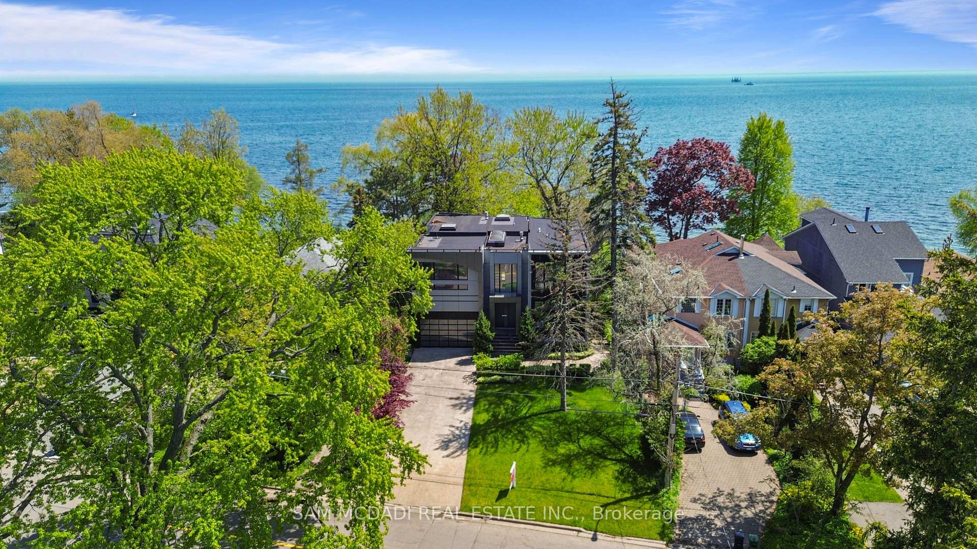 Photo 3 of 67 Lake Promenade, Etobicoke, Long Branch — HOMEH