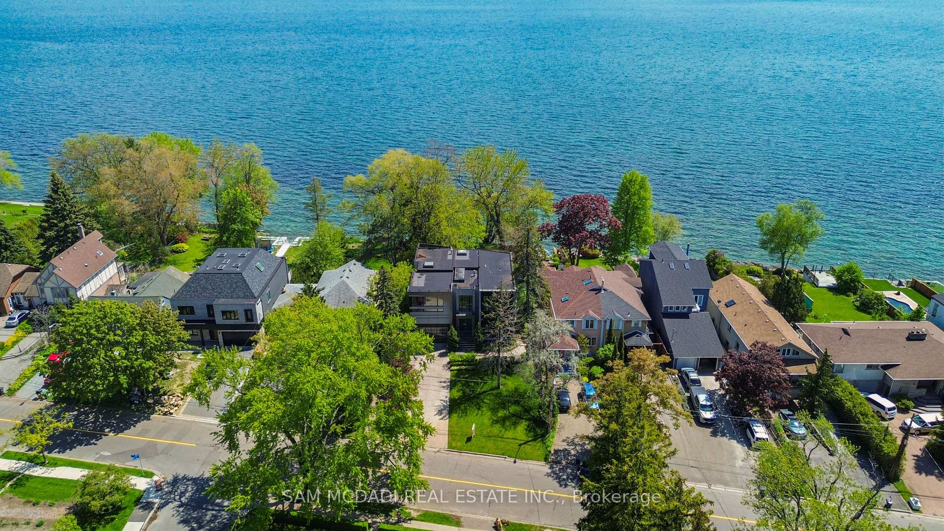 Photo 2 of 67 Lake Promenade, Etobicoke, Long Branch — HOMEH