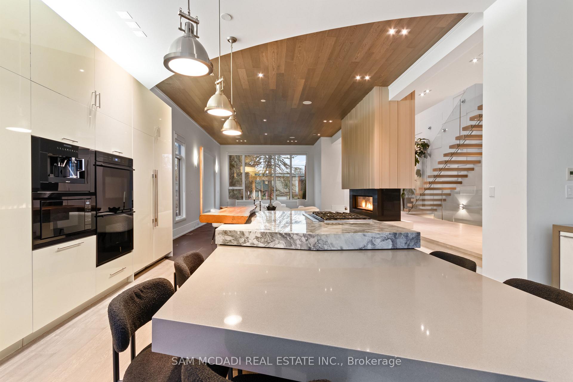 Photo 12 of 67 Lake Promenade, Etobicoke, Long Branch — HOMEH