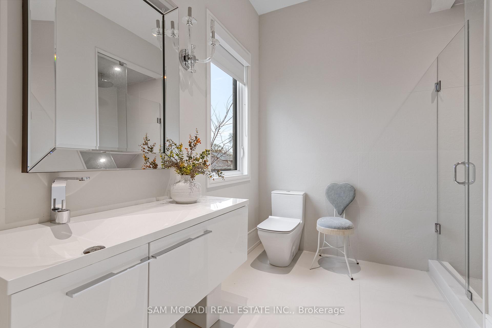 Photo 24 of 67 Lake Promenade, Etobicoke, Long Branch — HOMEH
