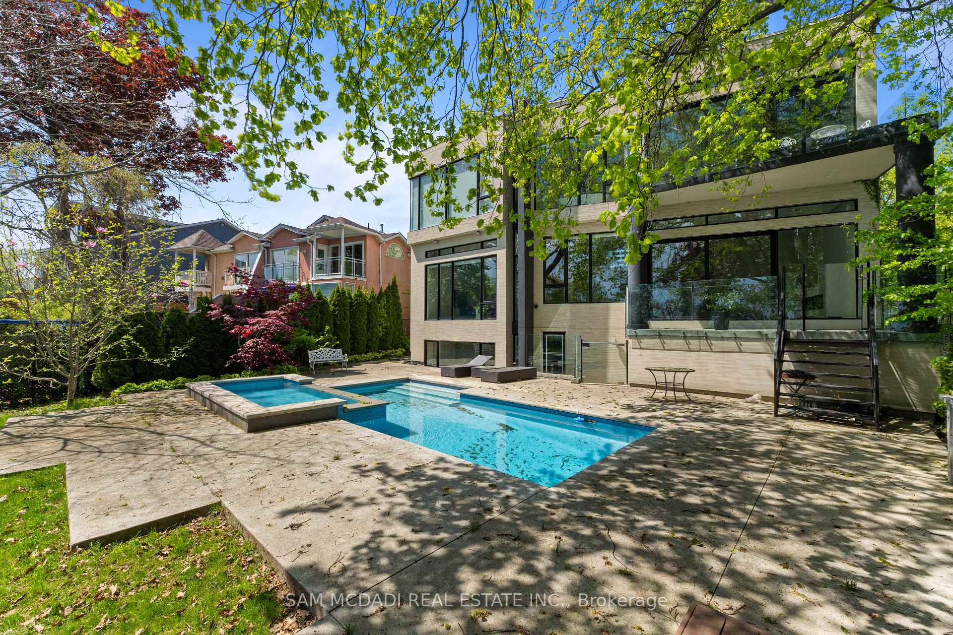 Photo 43 of 67 Lake Promenade, Etobicoke, Long Branch — HOMEH