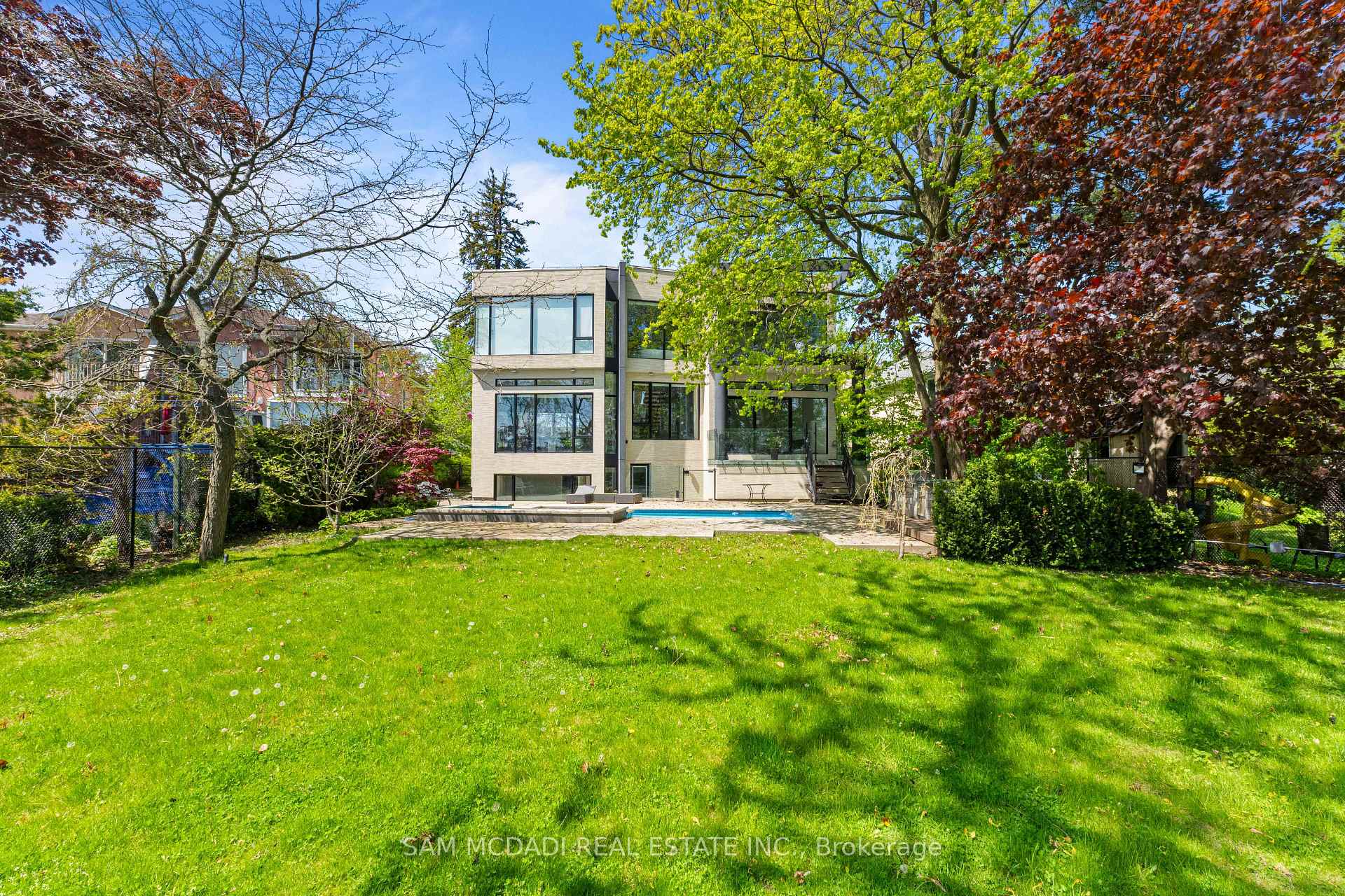 Photo 44 of 67 Lake Promenade, Etobicoke, Long Branch — HOMEH